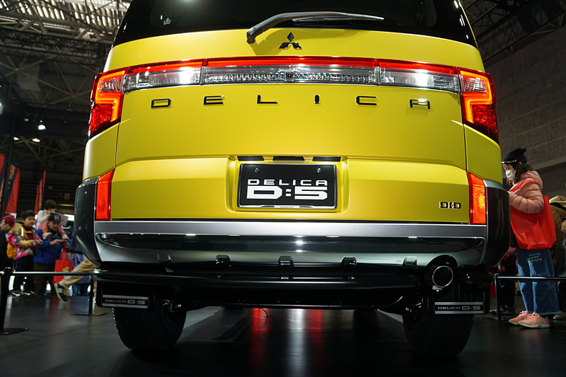 「サイド・リアアンダーガードバー」を装備