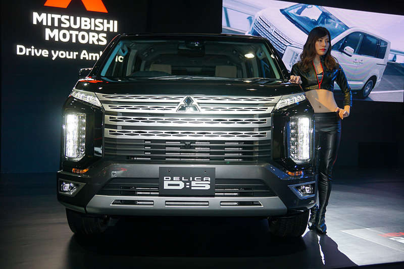 新型「デリカD：5」のステージイベント