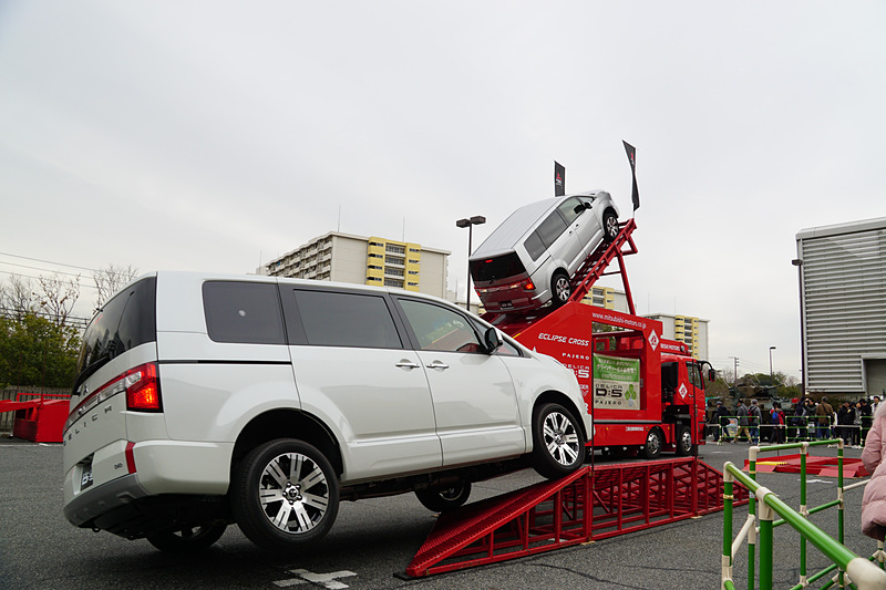 三菱自動車の4WD登坂キット体感コーナー