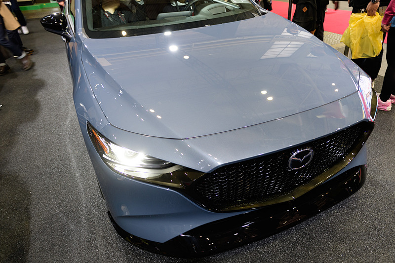 乗車体験は新色のポリメタルグレーメタリック