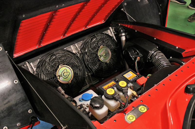 パワートレーンはアルファ ロメオ 166用の3.0リッターV6エンジン