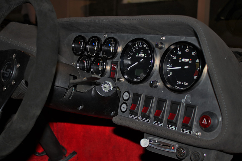 the STRのインテリア