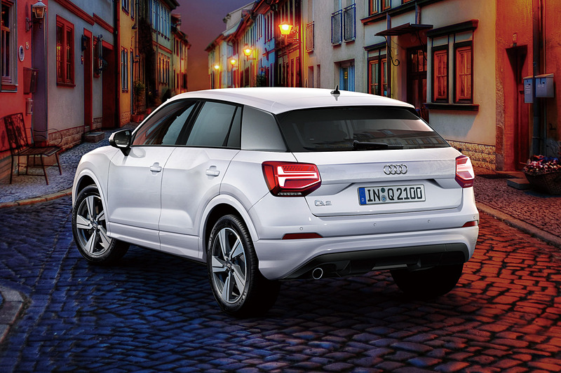 ボディカラーは写真の「グレイシアホワイトメタリック」など4色を設定