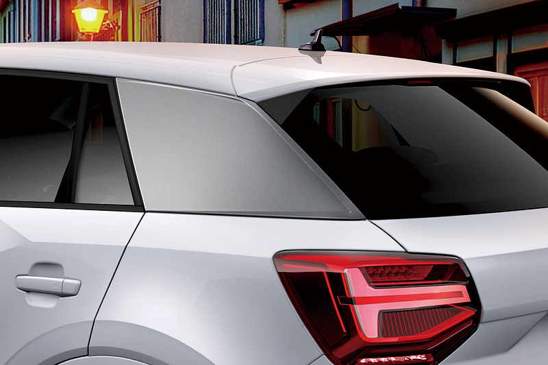 Cピラー加飾の「ブレード」はマットチタングレーとなる