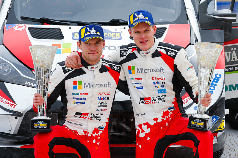 WRC（FIA世界ラリー選手権）第2戦ラリー・スウェーデンで優勝した「ヤリスWRC」8号車のオィット・タナック選手（右）/マルティン・ヤルヴェオヤ選手（左）