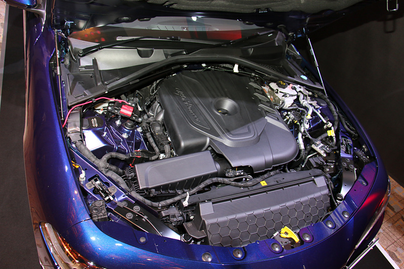 「46335975」型エンジンは最高出力140kW（190PS）/3500rpm、最大トルク450Nm（45.9kgfm）/1750rpmを発生