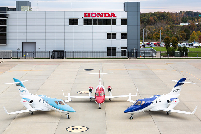 HondaJet Elite（左）、HondaJet（中央）、HondaJet APMG（右）