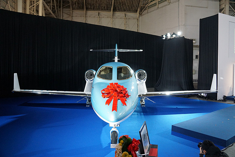 日本では国土交通省より型式証明を取得して初号機の引き渡し式が2018年12月に行なわれた