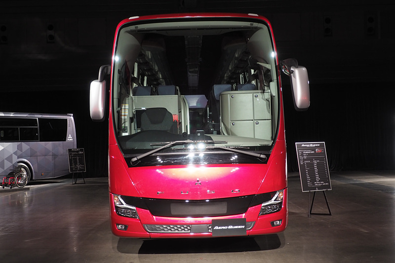 スーパーハイデッカー「エアロクィーン」観光・貸切 一般仕様でグレードは「PRO Line」