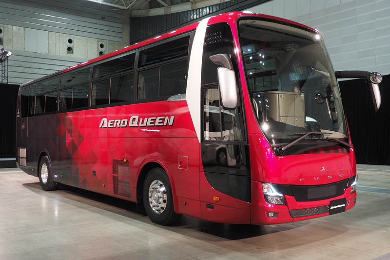 スーパーハイデッカー「エアロクィーン」観光・貸切 一般仕様でグレードは「PRO Line」