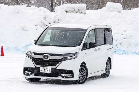 ホンダアクセス、「ホンダ Modulo 雪上体感試乗会」開催。雪の上で