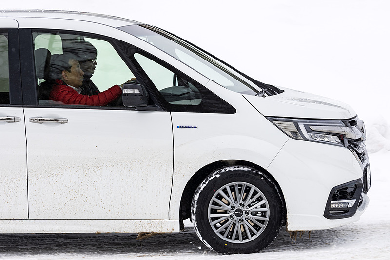 しっかりと分析をしていただいた試乗だったが、よく分かっている方だからこそ「安全が大事なのは重々理解しているが、もう少し気分を出して乗れる区間を設けていただくと、もっといろんなことが感じられたかもね」という思いもあったという