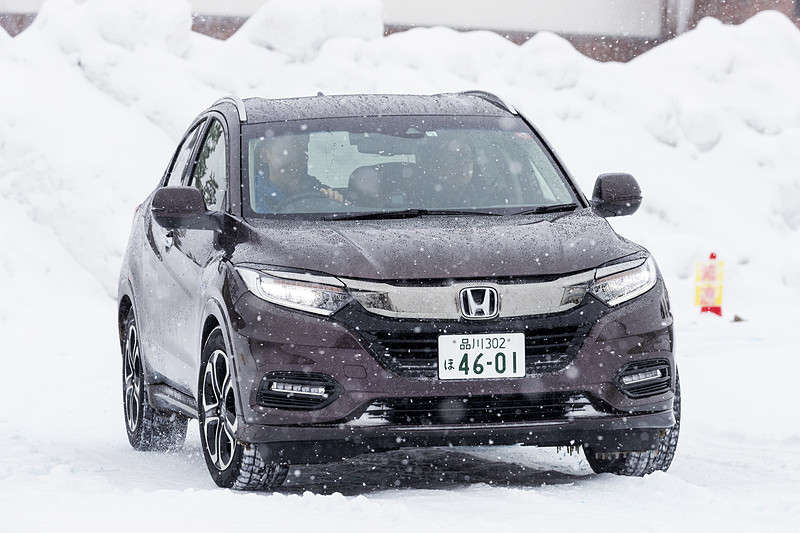 こちらは標準車。乗り心地はスポーティなので街乗りでは硬く感じるユーザーもいる