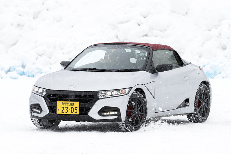 さらに「S660 Modulo X」にも試乗し、最後は土屋氏がドライブするS660 Modulo Xの助手席で圧巻の走りも体験