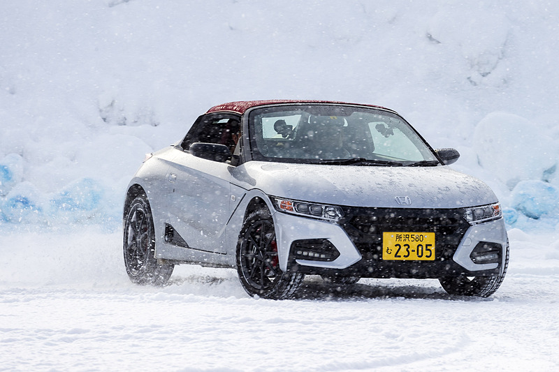 さらに「S660 Modulo X」にも試乗し、最後は土屋氏がドライブするS660 Modulo Xの助手席で圧巻の走りも体験