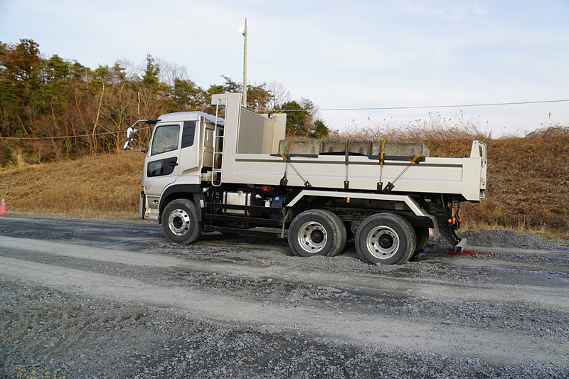 砂利道に設置されたくぼみからの脱出性能