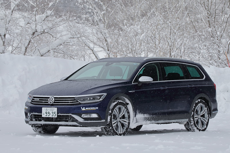 試乗した「パサート オールトラック TDI 4MOTION Advance」（アトランティックブルーメタリック）のボディサイズは4780×1855×1535mm（全長×全幅×全高）で、ホイールベースは2790mm。フルタイム4WDシステムの「4MOTION」を採用