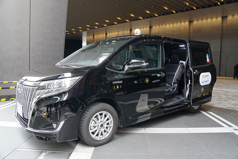 ワーキングパパ・ママ向け実証実験で使用されるトヨタ「エスクァイア」