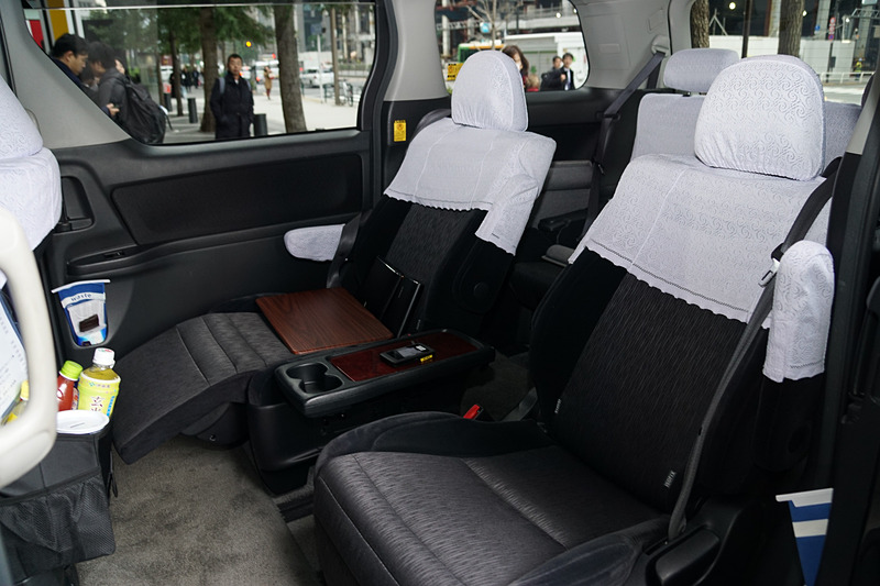 ビジネスパーソン向け実証実験で使用される「アルファード」