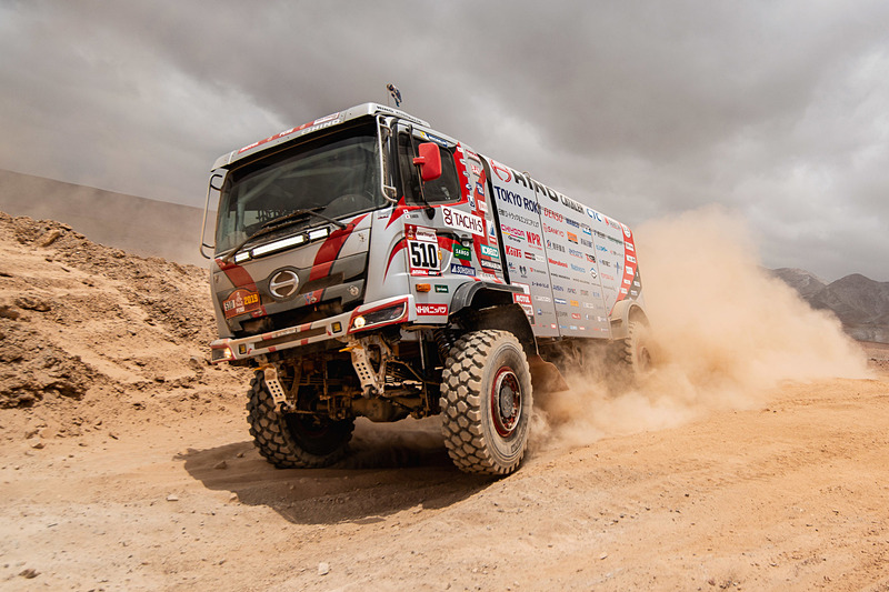 「DAKAR EXPERIENCE」では「日野レンジャー」が走行パフォーマンスを披露