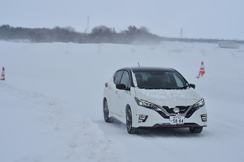 試乗車は2018年7月に発売された「リーフ NISMO」