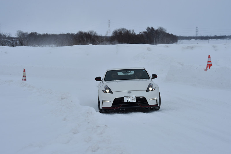 動きを理解するとドリフトアングルのコントロールも思いのまま。病みつきになりそうなほど面白い！