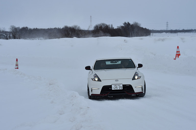 動きを理解するとドリフトアングルのコントロールも思いのまま。病みつきになりそうなほど面白い！