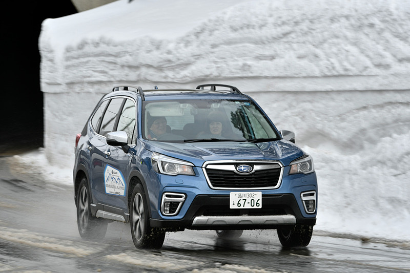 出羽三山神社までは「フォレスター」のステアリングを握った