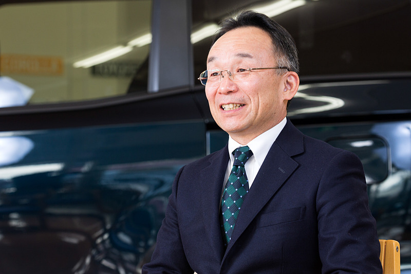 トヨタ自動車株式会社 CV Company 製品企画 主査 中川茂氏。1986年入社、生産技術でトヨタ生産方式を学ぶ。その後、技術部で内装設計を経て、自ら志願して福祉車両部門へ。以後、数多くのウェルキャブ開発を手がける