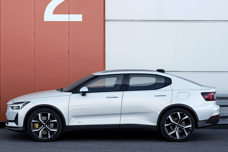 ポールスター 2は「テスラ モデル 3周辺の市場」となるコンパクトEVセグメントに属するモデル