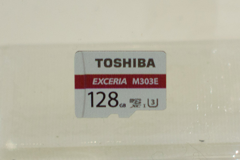 東芝メモリが「CP＋ 2019」に先行展示した、ドラレコ用新型高耐久メモリ「エクセリア」