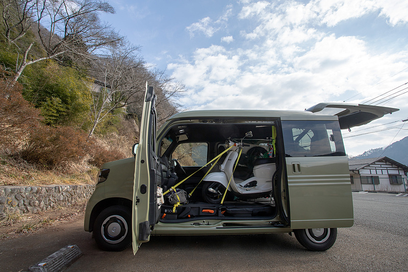 これがやりたくてN-VANを買った。のんびり走って目的地へ行き、スクーターを降ろしてまたのんびり現地を巡る