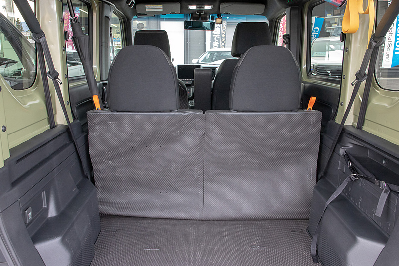 切れ込みを入れた後。両方起こしているとき