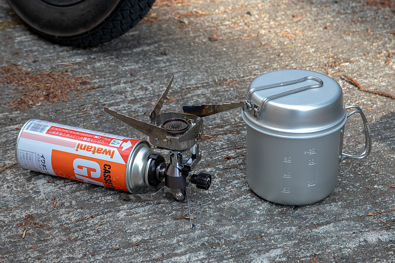 買ってからあまり使っていないので道具がキレイ。ニワカ丸出しである。こういったものは使い込んでいるほうが圧倒的にカッコいい。ドンドン使おう