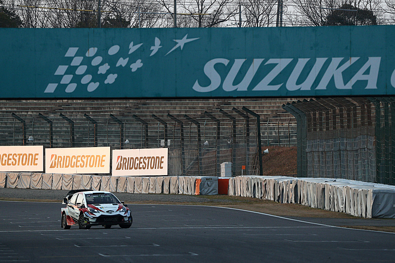 トミ・マキネン氏が「ヤリスWRC」でデモ走行