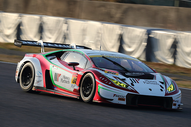 SUPER GTのGT300クラスなどで活躍するGT3マシンがテスト走行していた