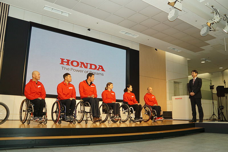 2019年度のホンダグループアスリートへ本田技研工業 執行役員 尾高和浩氏から応援メッセージが贈られた
