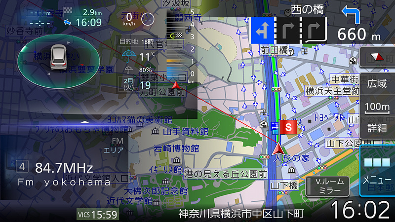 左上のインフォメーション、左下のAVウィンドウが美しい透過処理で地図の上にオーバーレイ表示される「オーガニックGUI」