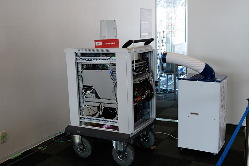 5Gの移動受信装置。つまりこれだけの技術が将来のスマートフォンに詰め込まれる