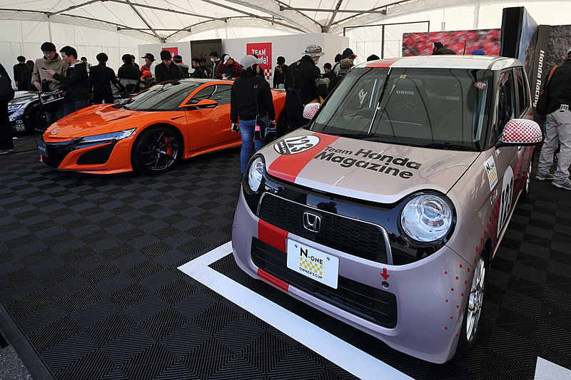 世界三大レース優勝マシンからナンバー付きワンメイクレース車両まで幅広く展示