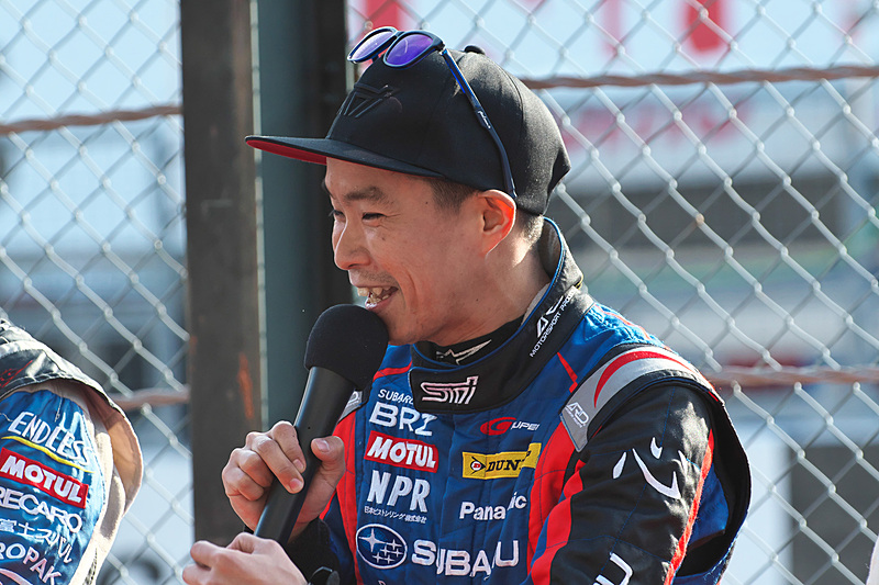 「SUBARU STI WRブルーに宿るチャレンジングスピリット」の実施前には、STI チーム総監督の辰己英治氏（左）、新井敏弘選手（中央）、井口卓人選手（右）によるトークショーも行なわれた