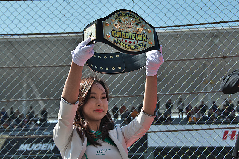 チャンピオンベルトも新たに用意された