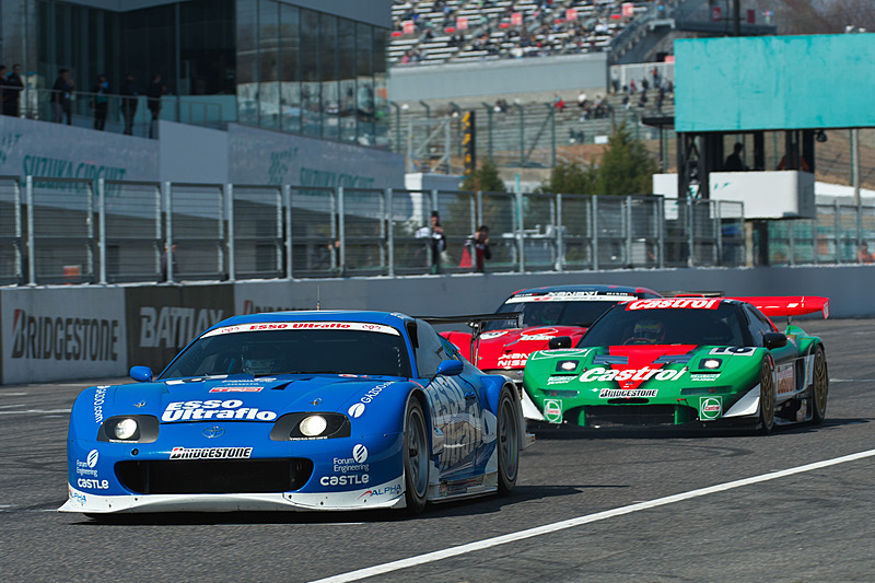 中盤で本山氏が失速して順位が大きく入れ替わるシーンもあったが、チェッカーフラッグを受けたときにはスタート時と同じ並びとなった