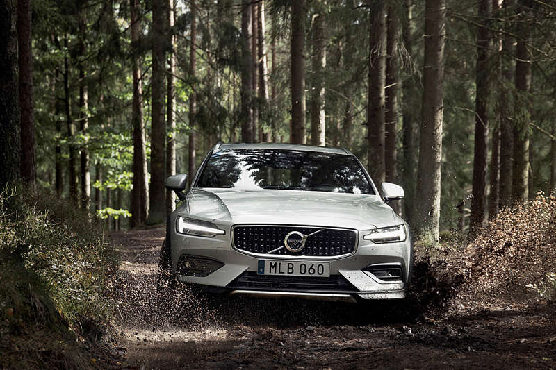 「V60 クロスカントリー」