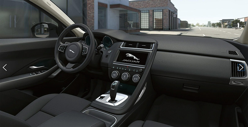 E-PACE コネクテッドのインテリア。「スマートセッティング」「Wi-Fiホットスポット」「ナビゲーションプロ」といったコネクティビティ機能のほか、ドライバー支援システムも充実