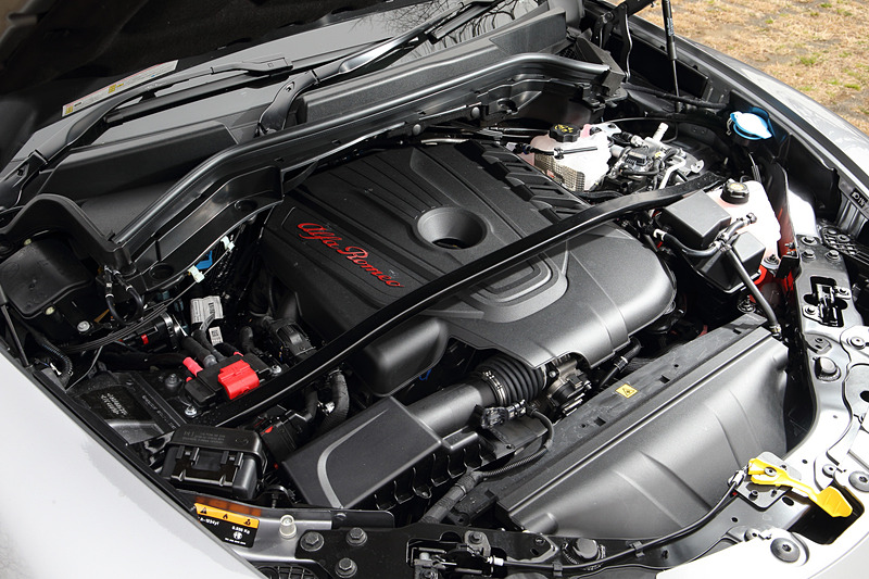 最高出力154kW（210PS）/3500rpm、最大トルク470Nm（47.9kgfm）/1750rpmを発生する「55284529」型の直列4気筒 2.2リッター直噴ターボディーゼル。WLTCモード燃費は16.0km/L