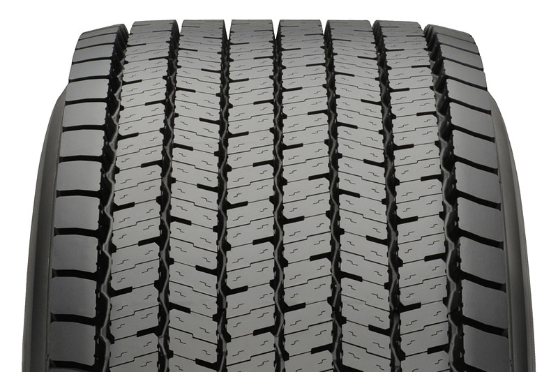 ウルトラワイドベースタイヤのトレッドパターン。ちょとサイプがあるオールシーズンタイヤ