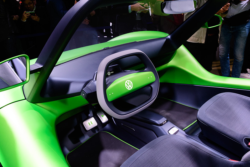 シンプルにデザインされたコクピット