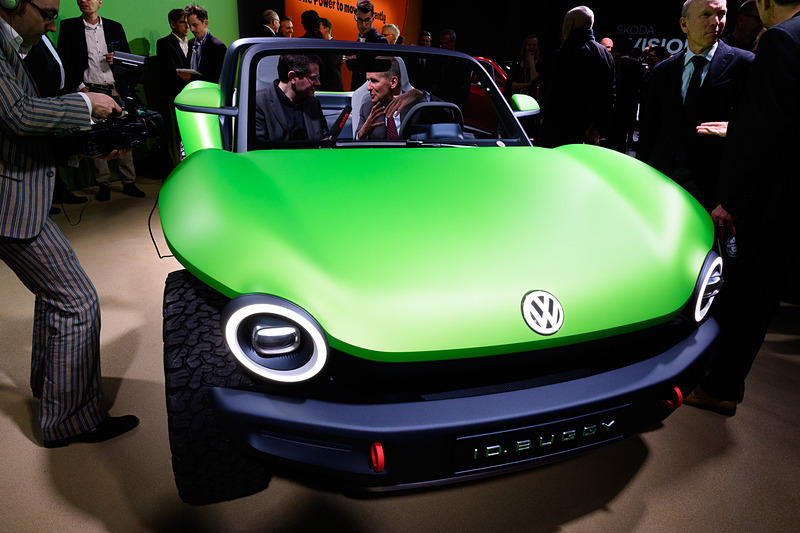 見る角度によって驚くほど表情が変わる