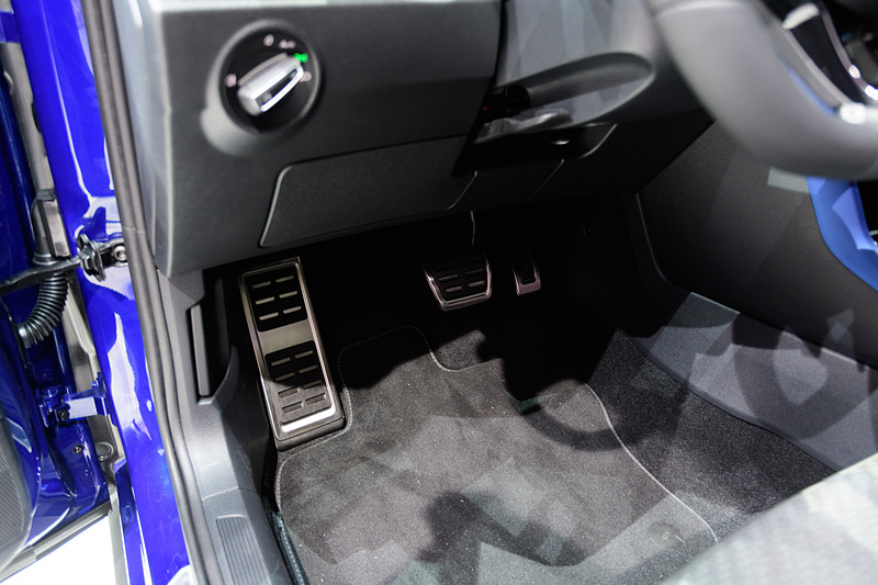 T-Roc R専用のインテリア